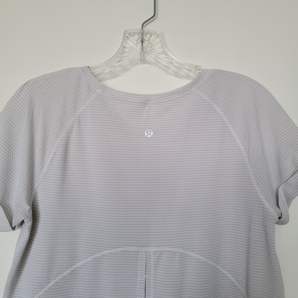 lululemon athletica Light Gray Short Sleeve Tee - Picture 5 of 7